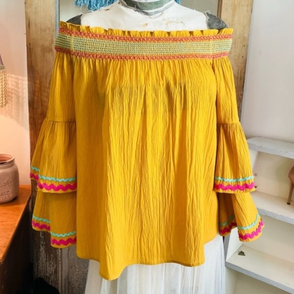 ENTRO Gold On/Off shoulder Blouse with Bell Sleeves - Picture 1 of 9